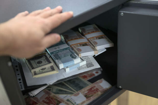 В Москве мужчина обокрал сожительницу и ее мать на 13 млн рублей