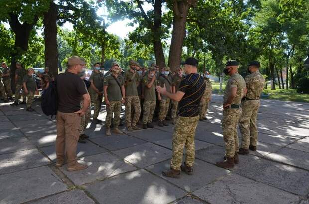 150 военнослужащих Сухопутных войск ВСУ под руководством британских инструкторов начали подготовку в рамках миссии Orbital 01