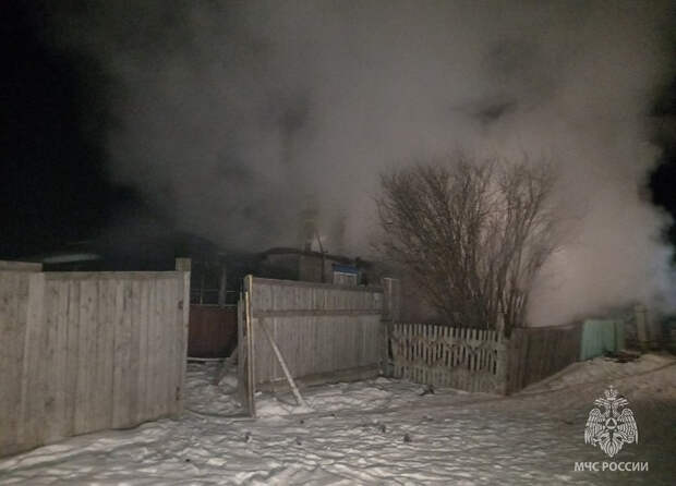 Шестилетний ребенок и трое взрослых погибли в Хакасии в ночном пожаре