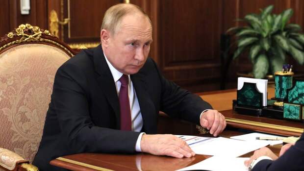 Путина пригласили в «Теремок» на Масленицу поесть блинов
