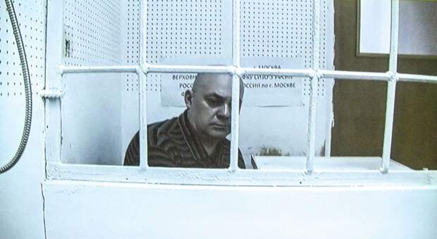 Экс-главе Курской области Смирнову предъявили обвинения во взятках на 20 млн руб.