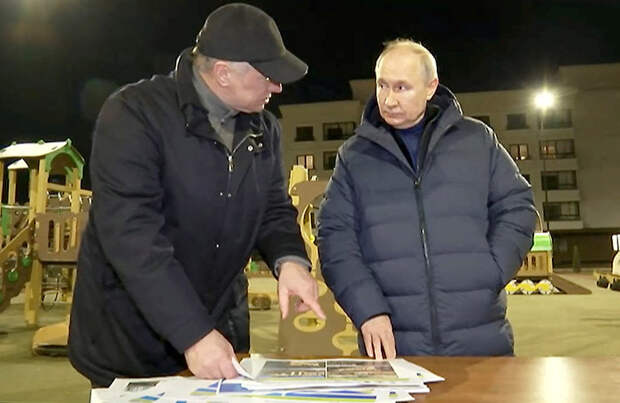 Путин посетил Мариуполь. Что сейчас с городом и какие проблемы испытывают его жители?