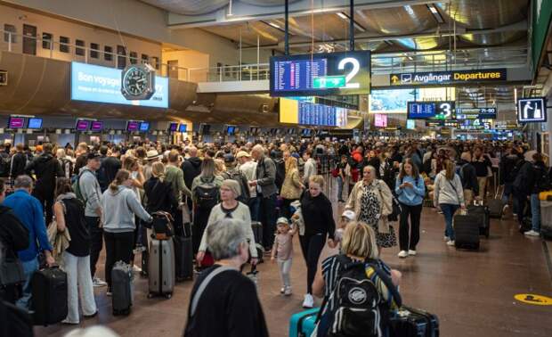 busy airport - former employee what not to do when flying