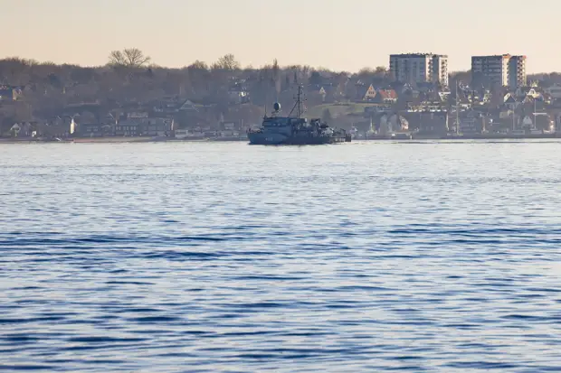 Мины в море, экипажи судов в заложниках: Военкоры показали "подарки" от "Азова"*