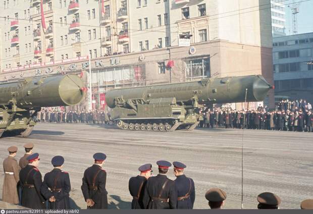 СПУ комплекса РТ-20 в Москве в день парада 7 ноября 1967 года
