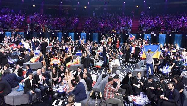 Участники музыкального конкурса Евровидение - 2016 ожидают начала голосования  в Стокгольме