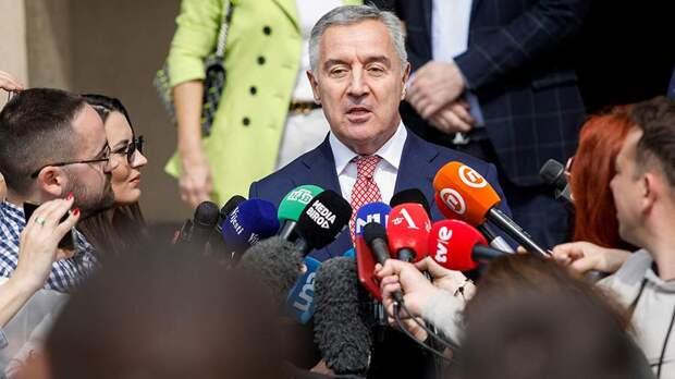 Мило Джуканович лидирует на выборах президента Черногории с 37% голосов