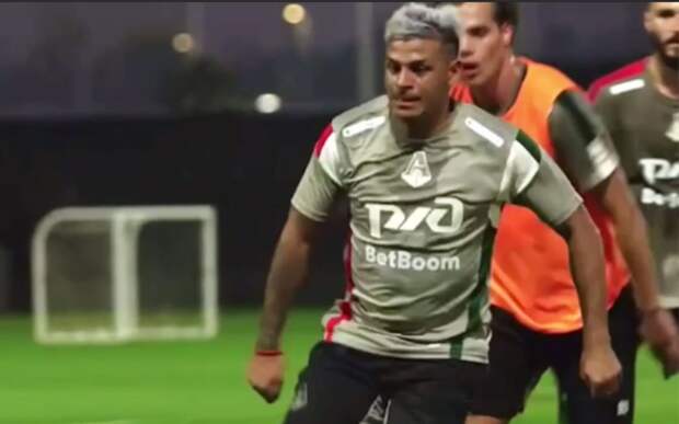 Новичок «Локомотива» приехал на сборы с пузиком — видео