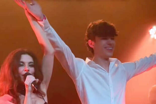 «Он в полном шоке»: Анна Плетнева представила публике избранника дочери