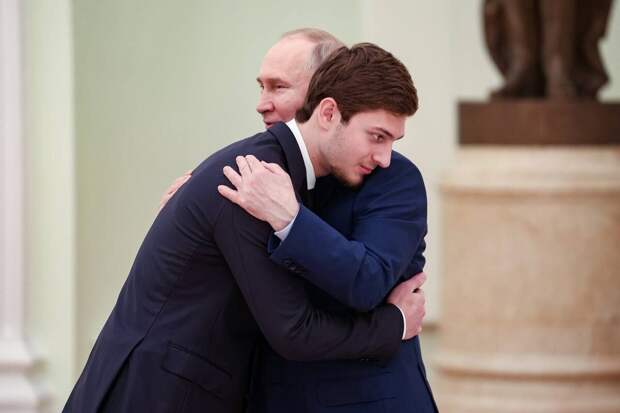 Путин встретился и обнялся с сыном Кадырова, но в чем подвох?