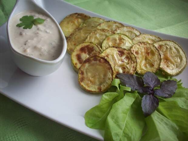 кабачки с ореховым соусом