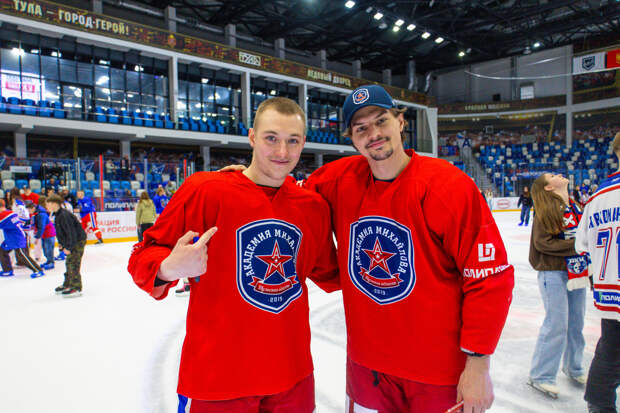 В Тульском ледовом дворце прошло закрытие сезона с участием АКМ и "Академии Михайлова"