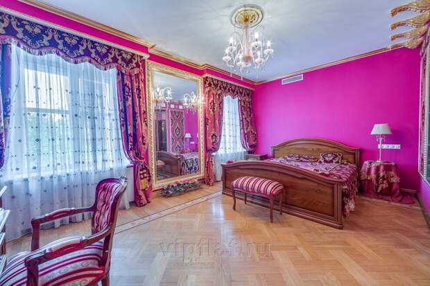 Гостевая спальня с розовых тонах