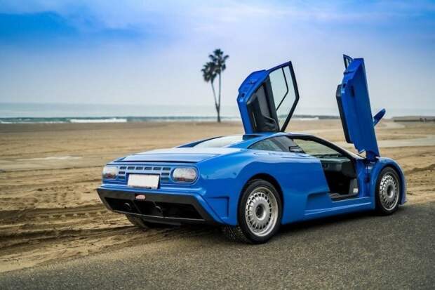 Bugatti EB112 — отполированный кусок мыла для четверых