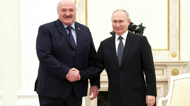 Путин и Лукашенко в Кронштадте: Главным событием стала внезапная фотосессия