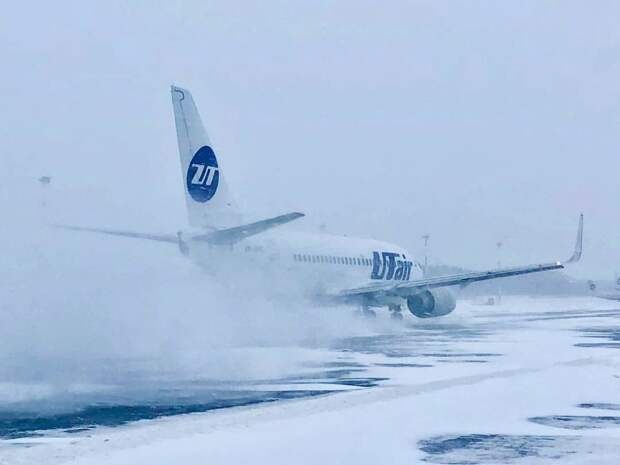 Аэропорты на Чукотке приостановили работу из-за непогоды