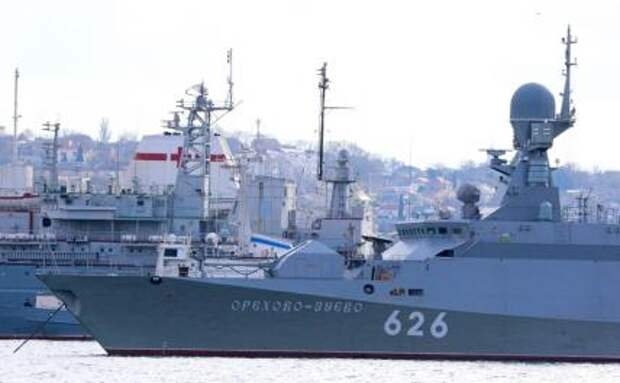 На фото: военно-морская база Черноморского флота в Севастополе