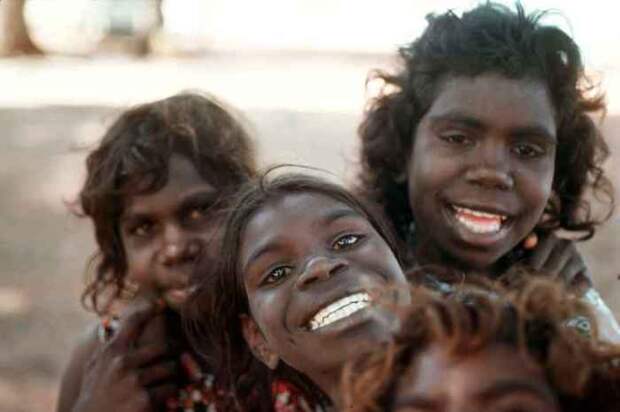 История о том, как чуть не уничтожили коренное население Австралии
