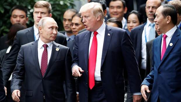 Bloomberg: в России дали понять — встреча Путина и Трампа необходима как никогда