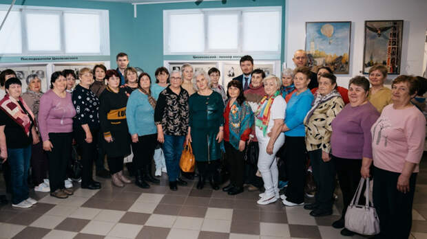 Космос рядом. Максим Банных организовал экскурсию для жителей Алейска в музей Титова