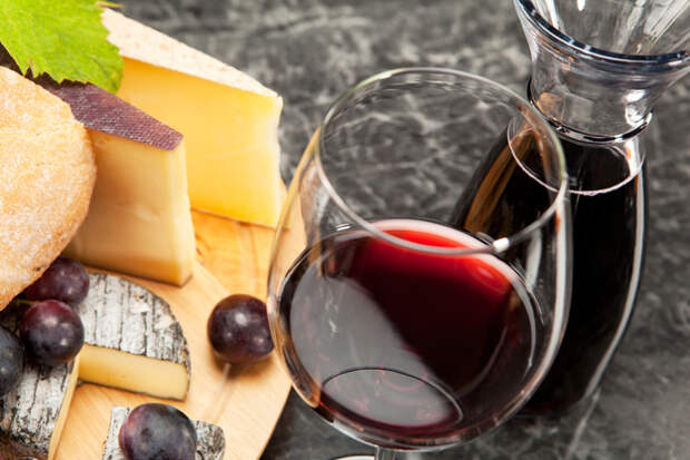 Как сочетать вино с едой: 7 простых правил