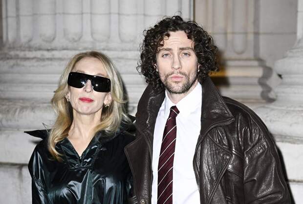Образы 35-летнего актера и его 58-летней жены на показе Saint Laurent разгневали фанатов