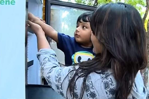 public-street-fridge-for-homeless-india-15