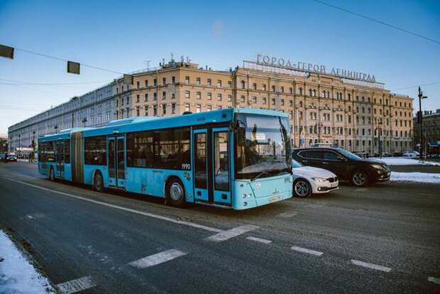 Автобусы и трамваи Петербурга подготовили к работе в морозы