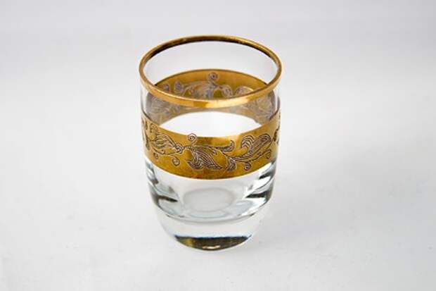 Россияне стали меньше пить водку