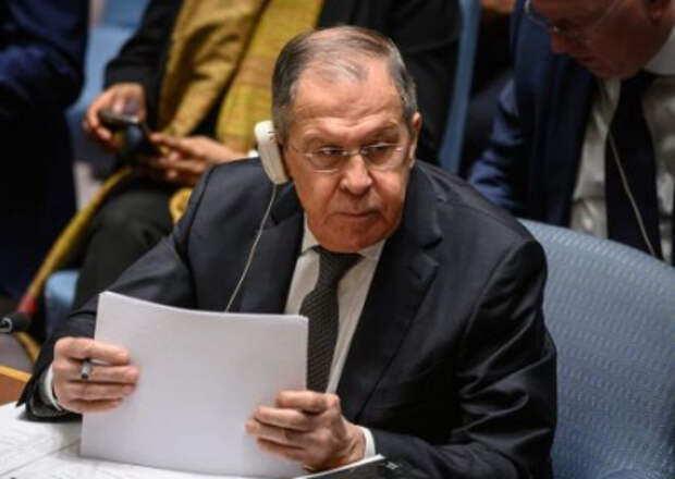 Лавров указал Западу вести себя прилично