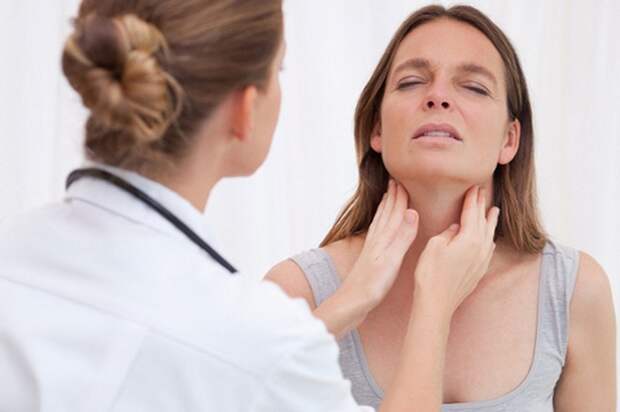 Врач рассказала, можно ли «лечить холодом» горло