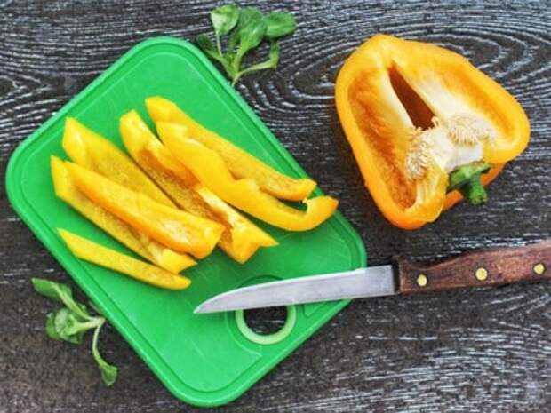 Запеченные баклажаны со стручковой фасолью, грибами и перцем