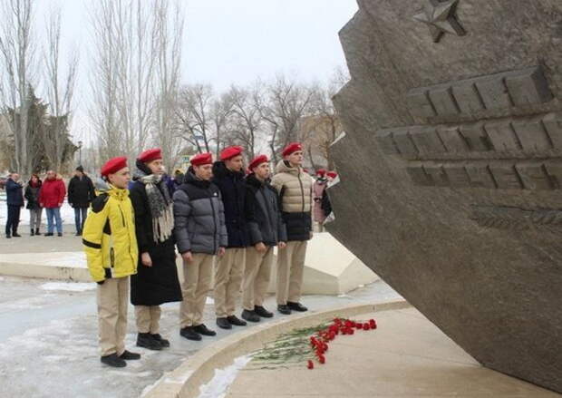 Военнослужащие полигона Капустин Яр приняли участие в памятных мероприятиях, посвященных 80-летию победы в Сталинградской битве