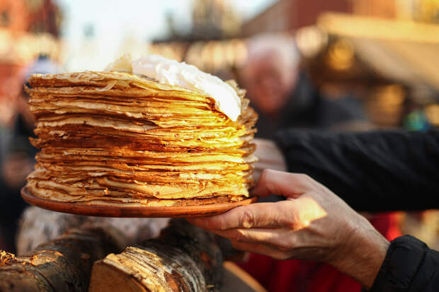 Как приготовить блины на Масленицу в 2026 году: 7 простых и вкусных рецептов