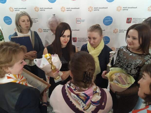 Елена Красникова из Южнопортового стала лучшим специалистом по работе с семьей в ЮВАО