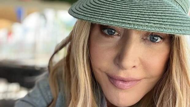 Алла Пугачева по традиции обратилась к поклонникам и «разрешила» весну