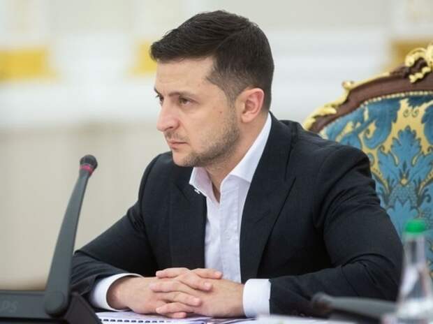 Зеленский представил стратегию нацбезопасности Украины: мир с Россией