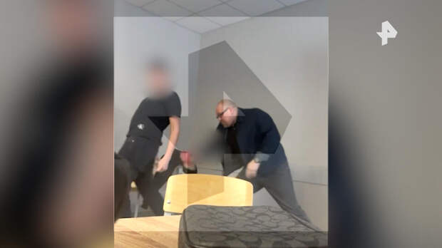 Преподаватель избил фаллоимитатором ученика колледжа в Казани