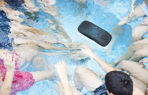Monster SuperStar BackFloat – плавающая водонепроницаемая Bluetooth-колонка для отдыха на воде. Monster SuperStar BackFloat – плавающая водонепроницаемая Bluetooth-колонка для отдыха на воде.