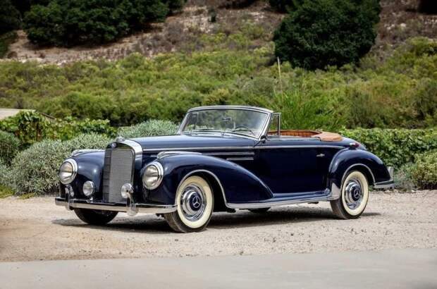 3. Mercedes-Benz 300Sc Roadster (№188.015.6500069) 1956 года продали за $951,000 (72 200 000 руб.). Удачная продажа, так дорого они не продавались с 2015 года.
