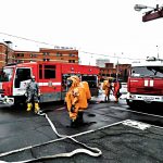 Занятия по ликвидации ЧС в условиях особой опасности прошли в 74-й пожарно-спасательной части. Фото: Пресс-служба Управления по ВАО ГУ МЧС России по г. Москве