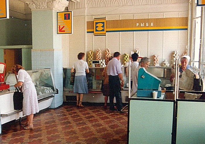 Где доставали дефицитные продукты в СССР