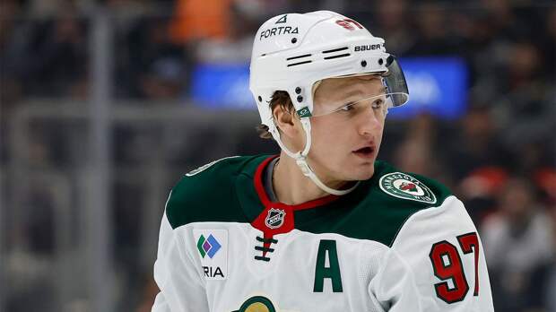 Капризов эффектно в падении открыл счет в матче с «Ютой»