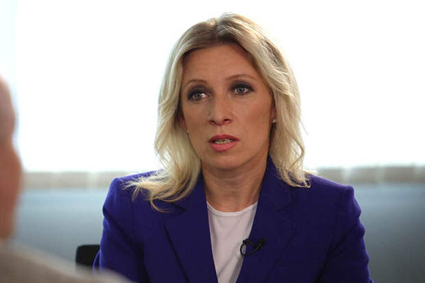 Захарова назвала причину сложных отношений Москвы и Варшавы