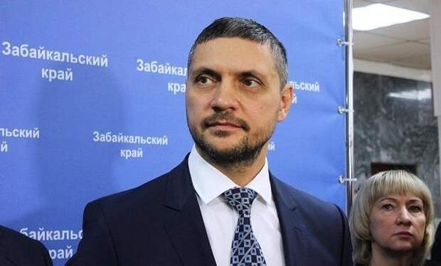 Российский губернатор заплакал после вопроса о проблемах многодетной семьи Российский губернатор заплакал после вопроса о проблемах многодетной семьи