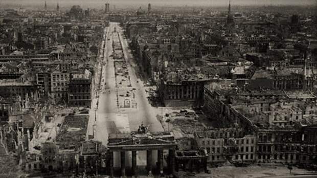 Кто уничтожил Берлин? берлин, вов, история