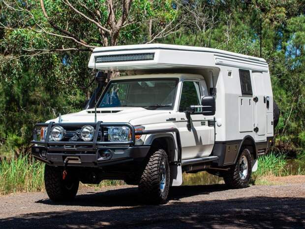 Экспедиционный кемпер Toyota Land Cruiser с подъемной крышей