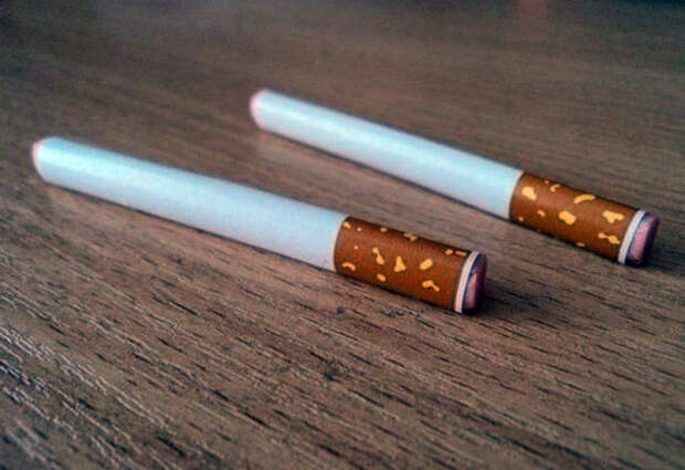 Сладкие жевательные сигареты.