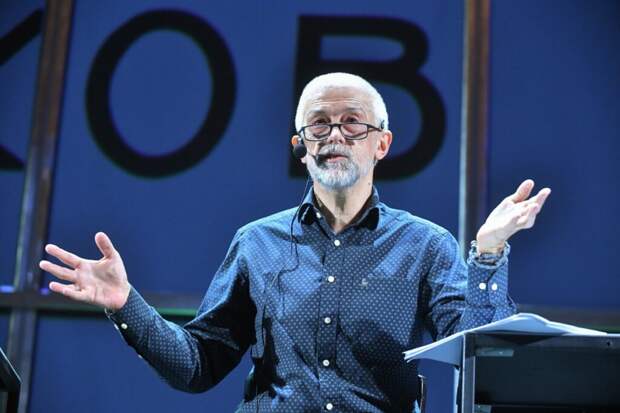 Худрук МХАТ им. Горького покинул театр вслед за Бузовой