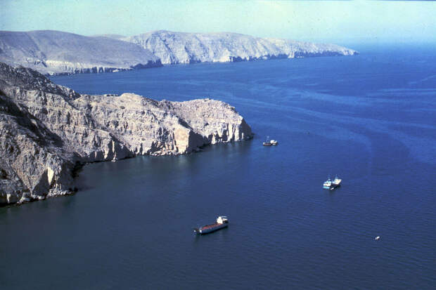 Иран начал взимать плату за проход одобренных судов через Ормузский пролив